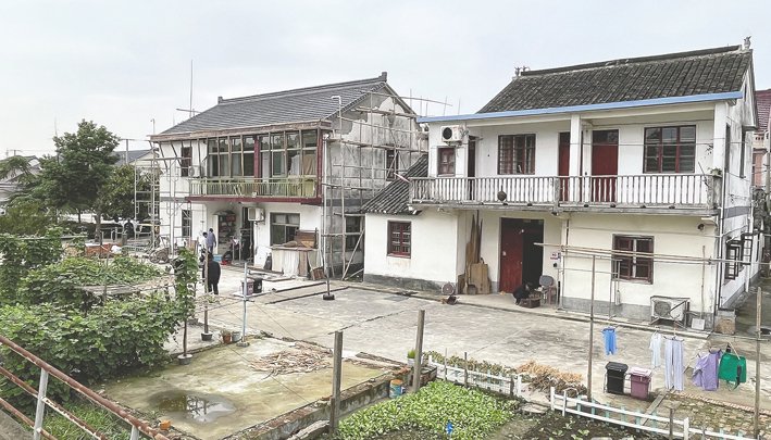 青浦区田山庄村，一处民宅正在装修。每经记者 刘颂辉 摄